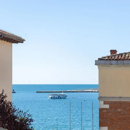 City Center Apartment Azura Vista Porec Exterior photo