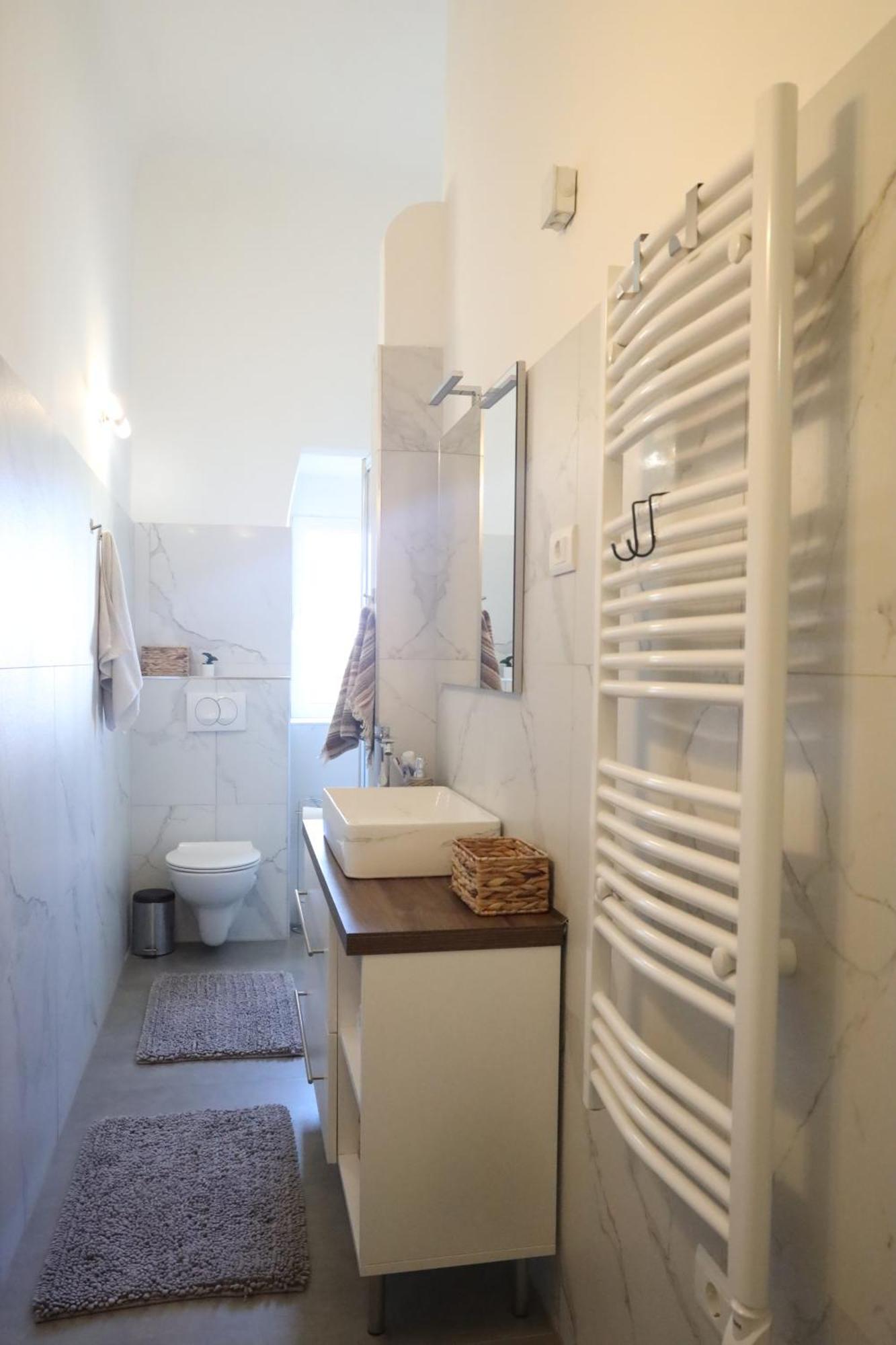 Center Azura Vista Apartment